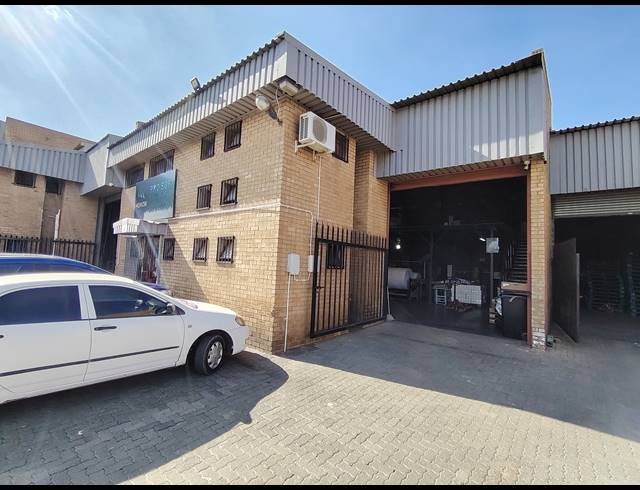 240M² WAREHOUSE TO LET IN DRIEHOEK